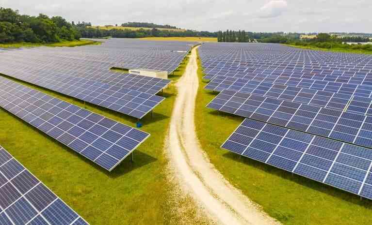 Güneş enerji sistemi çatı arazi ges santrali kurulumu